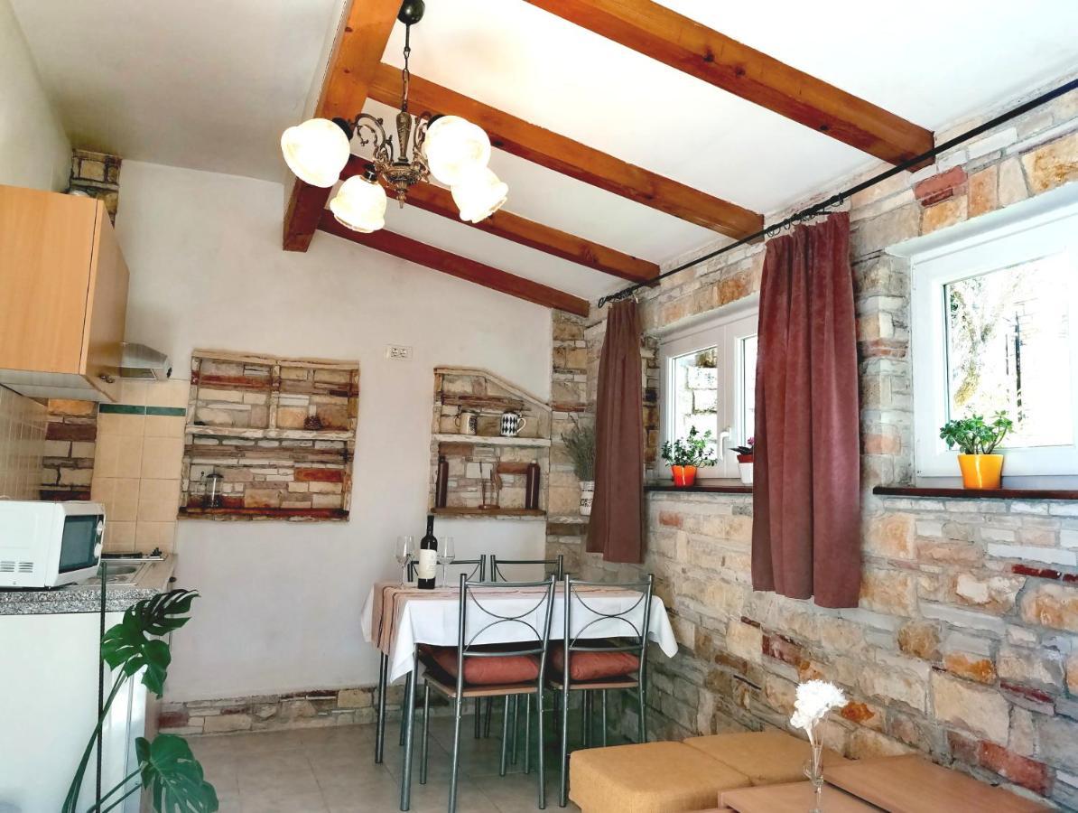 Nice Apartment Montepozzo With Private Garden Rovinj Eksteriør bilde